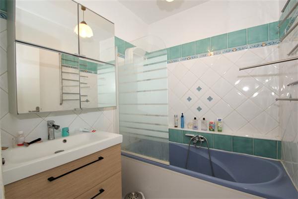 Appartement Fontenay Le Fleury 4 pièces 64.70 m2