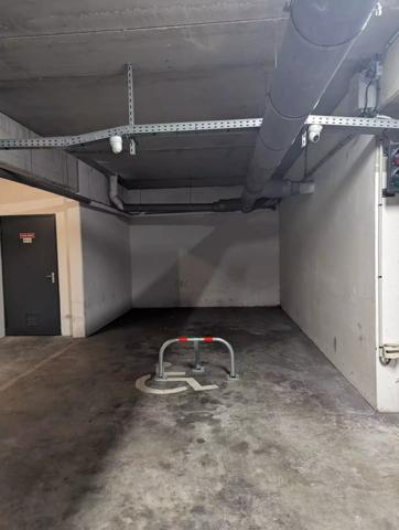 A VENDRE : PARKING SOUS-SOL - EMBOUCHURE/PONTS JUMEAUX