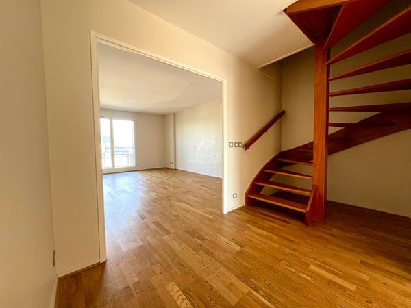 Appartement Pontoise 4 pièce(s) €300 000 ** - Référence 11022