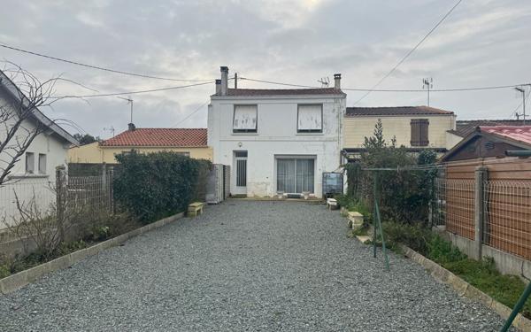 Maison à vendre    4 pièces •  Port-des-Barques