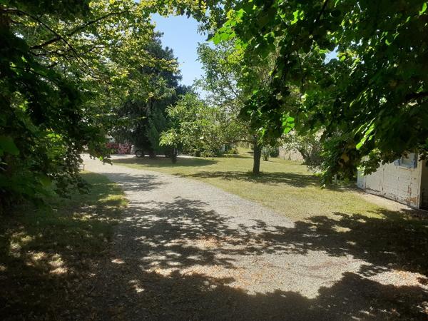 Terrain Saint Romain De Benet 1433 m2 Saint romain de benet