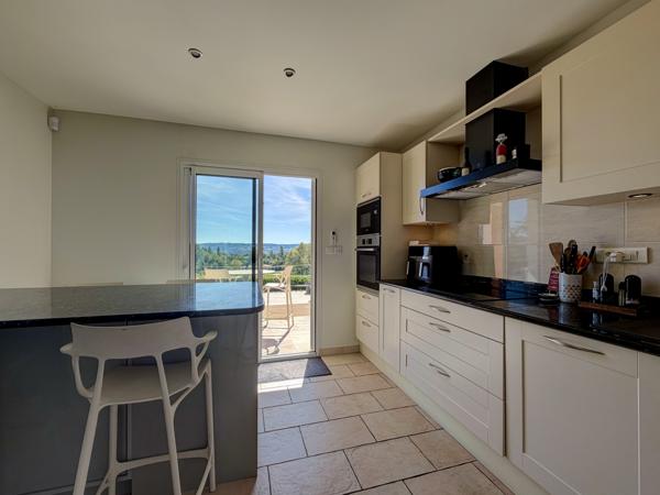 Villeneuve-sur-Lot (47300) Aux portes de Villeneuve-sur-Lot - Villa moderne d'environ 176 m2, 5 chambres avec piscine et vue dominante