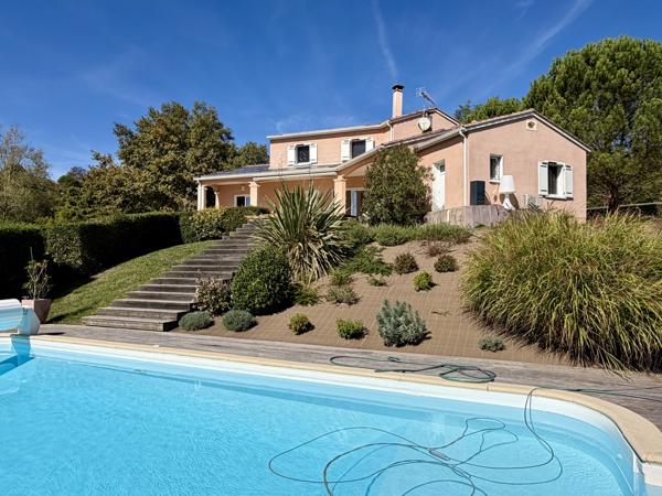 Villeneuve-sur-Lot (47300) Aux portes de Villeneuve-sur-Lot - Villa moderne d'environ 176 m2, 5 chambres avec piscine et vue dominante