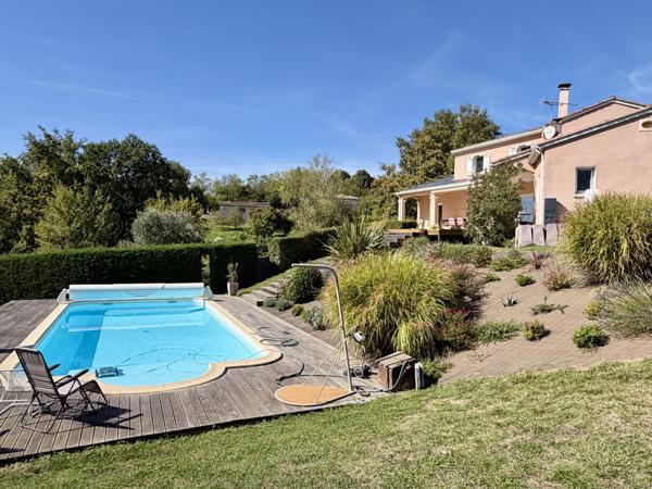 Villeneuve-sur-Lot (47300) Aux portes de Villeneuve-sur-Lot - Villa moderne d'environ 176 m2, 5 chambres avec piscine et vue dominante