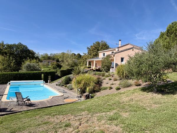 Villeneuve-sur-Lot (47300) Aux portes de Villeneuve-sur-Lot - Villa moderne d'environ 176 m2, 5 chambres avec piscine et vue dominante