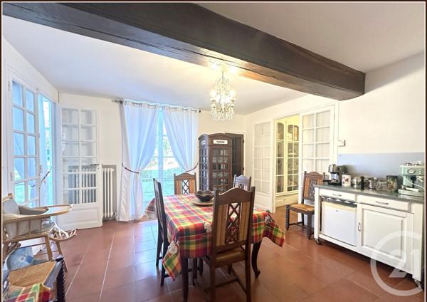 Maison à vendre  14 pièces - 375 m2 ETAMPES - 91