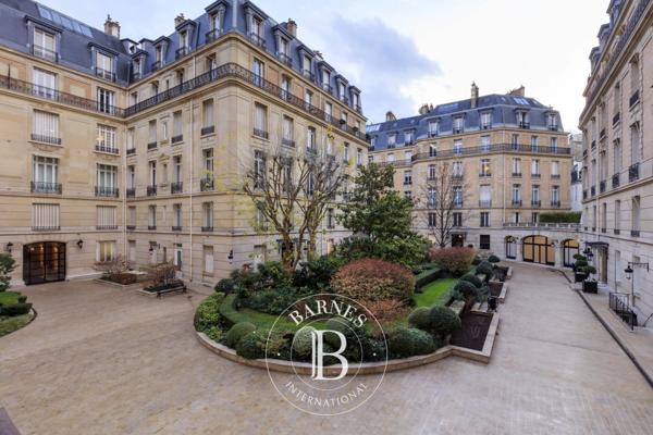 Paris 8ème, Appartement 3 Chambres -  187 m² à vendre