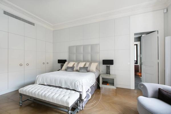 Paris 8ème, Appartement 3 Chambres -  187 m² à vendre