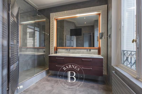 Paris 8ème, Appartement 3 Chambres -  187 m² à vendre