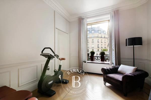 Paris 8ème, Appartement 3 Chambres -  187 m² à vendre