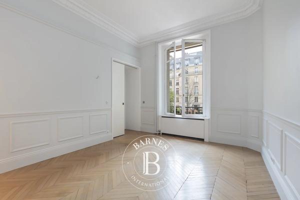 Paris 8ème, Appartement 3 Chambres -  187 m² à vendre