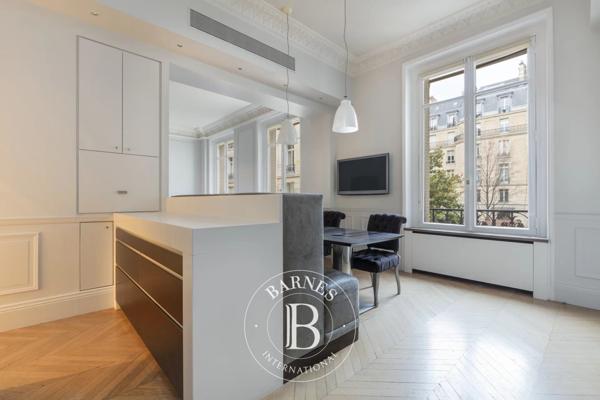 Paris 8ème, Appartement 3 Chambres -  187 m² à vendre