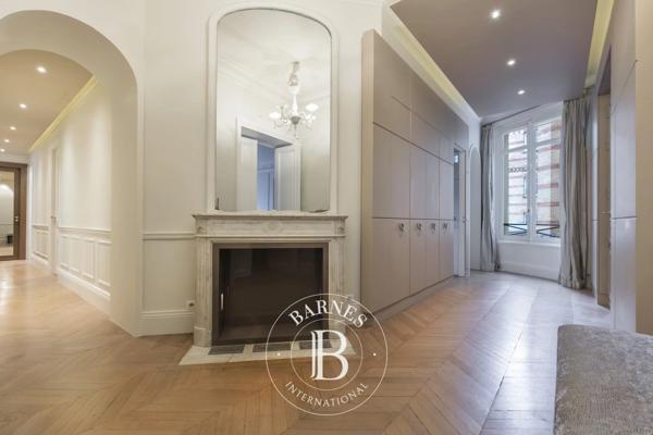 Paris 8ème, Appartement 3 Chambres -  187 m² à vendre