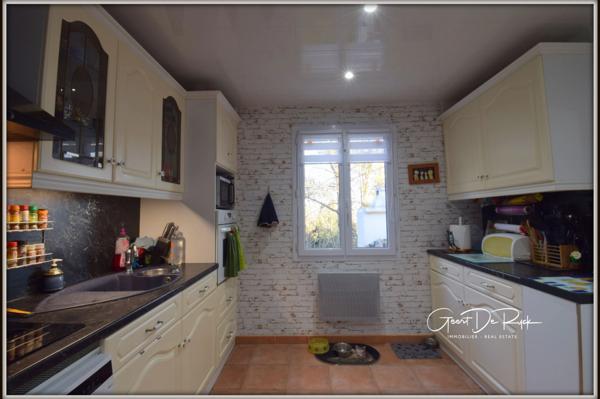 BELVEZE-DU-RAZES proche: Villa T5 PP avec Vue Panoramique, Piscine et Terrain de 4500m²