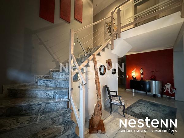 VAL DE MODER --- Maison familiale 5 pièces avec piscine, jardin clos et beaux volumes