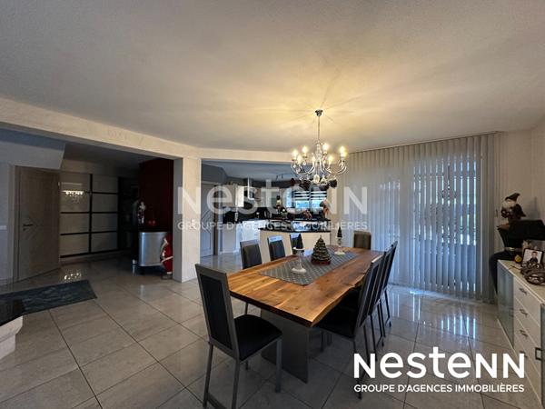 VAL DE MODER --- Maison familiale 5 pièces avec piscine, jardin clos et beaux volumes