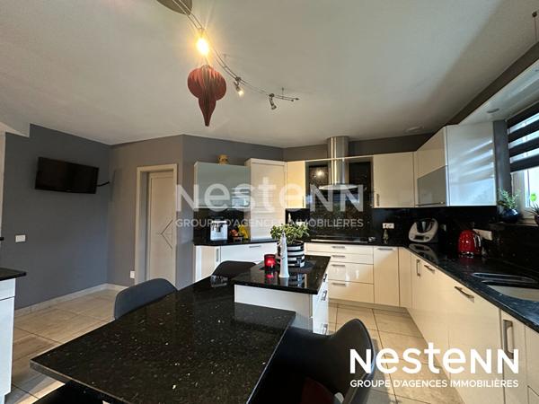 VAL DE MODER --- Maison familiale 5 pièces avec piscine, jardin clos et beaux volumes