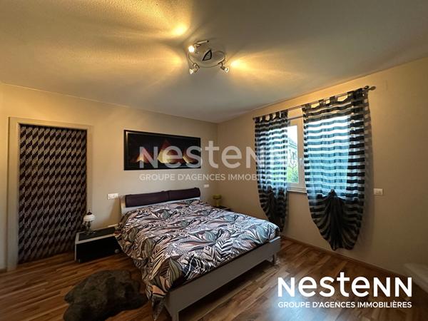 VAL DE MODER --- Maison familiale 5 pièces avec piscine, jardin clos et beaux volumes