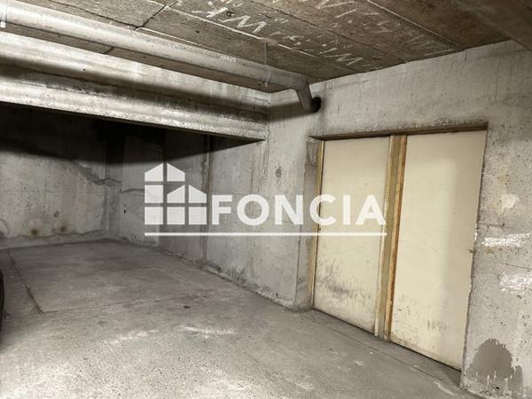 Location Parking - 18 AVENUE JEAN PERRIN Bagnols-sur-ceze 30200