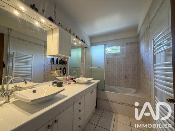 Maison à vendre 4 pièces 115 m² Sainte-Colombe-la-Commanderie