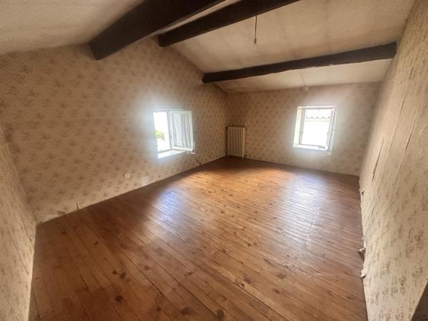 Maison  6 pièce(s)  4 chambre(s)  132 m²