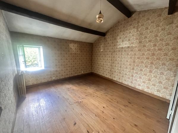 Maison  6 pièce(s)  4 chambre(s)  132 m²