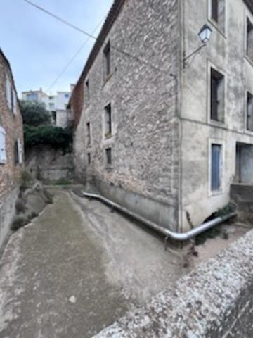 Parking à vendre |  Balaruc-le-Vieux |  | 76 m²