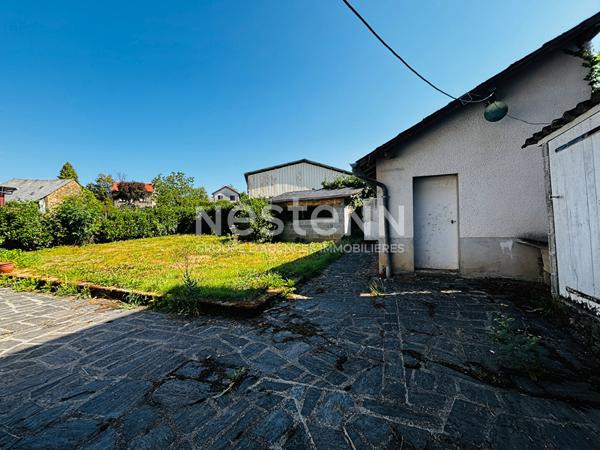 A VENDRE CHAMBOULIVE DE BOURG MAISON TERRASSE ET JARDIN