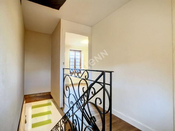 A VENDRE CHAMBOULIVE DE BOURG MAISON TERRASSE ET JARDIN