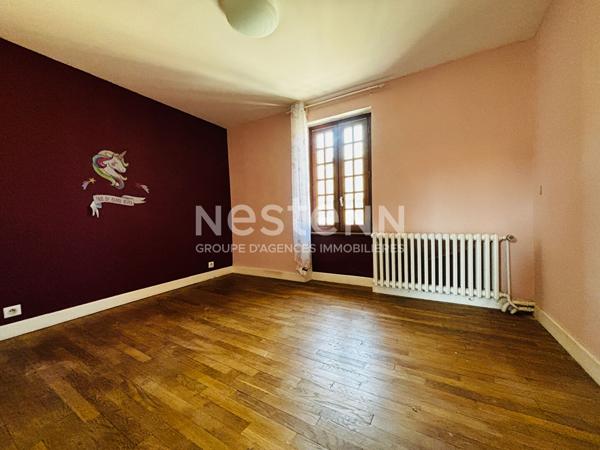 A VENDRE CHAMBOULIVE DE BOURG MAISON TERRASSE ET JARDIN