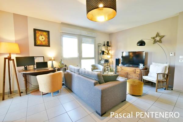 Appartement T2 avec terrasse à Vénissieux, proche Village