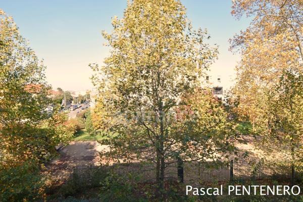 Appartement T2 avec terrasse à Vénissieux, proche Village