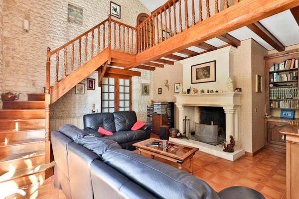 Maison à vendre 307 110 € Salles-d'Angles 6 p 202 m² DPE E