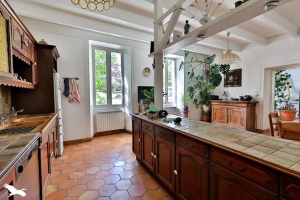 Maison à vendre 307 110 € Salles-d'Angles 6 p 202 m² DPE E