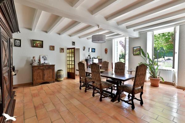 Maison à vendre 307 110 € Salles-d'Angles 6 p 202 m² DPE E