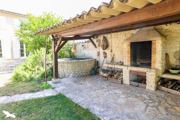 Maison à vendre 307 110 € Salles-d'Angles 6 p 202 m² DPE E
