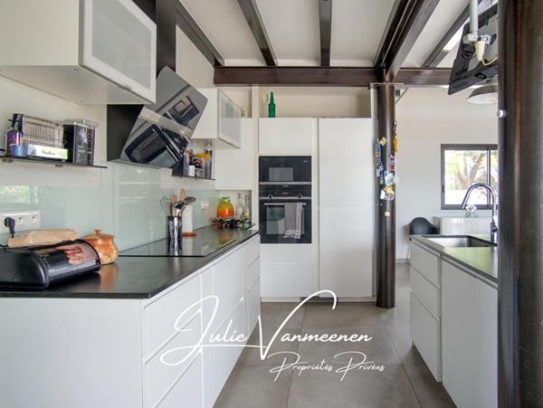 Plaisance-du-Touch 31880 - Maison de 210m2 + Appartement T2 indépendant de 40m2 - Garage de 48m2 - Jardin - Piscine - Sur une parcelle totale de 1365m2