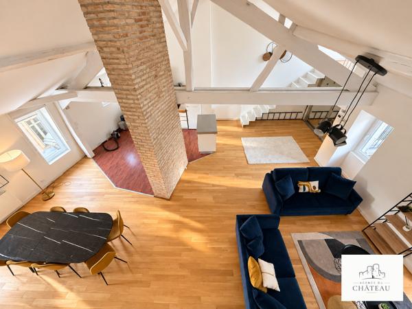 HYPER-CENTRE – DUPLEX DE 150 M² AU DERNIER ÉTAGE – TOIT CATHÉDRALE