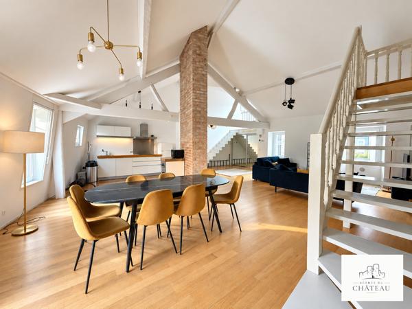 HYPER-CENTRE – DUPLEX DE 150 M² AU DERNIER ÉTAGE – TOIT CATHÉDRALE