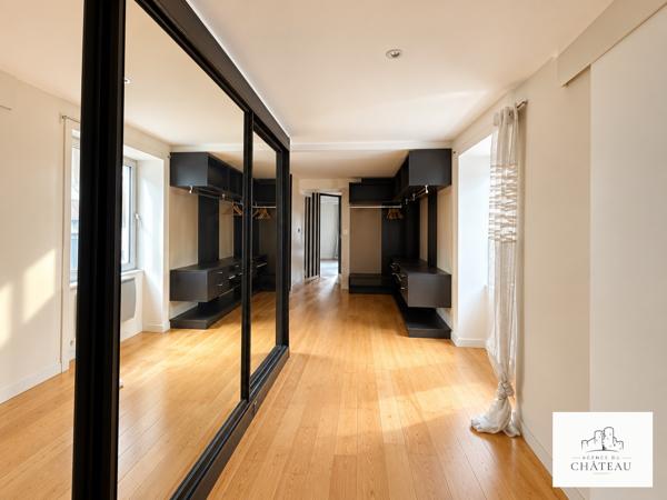 HYPER-CENTRE – DUPLEX DE 150 M² AU DERNIER ÉTAGE – TOIT CATHÉDRALE