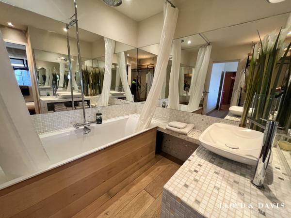 Mérignac - Parc Bourran - T4/5 rénové avec balcons et parking