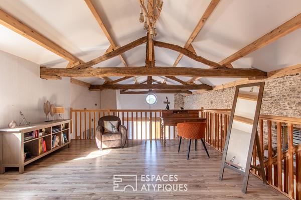 Grange du XXème siècle entièrement rénovée avec vue sur la Vie
