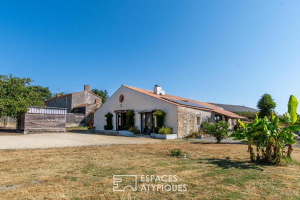 Grange du XXème siècle entièrement rénovée avec vue sur la Vie