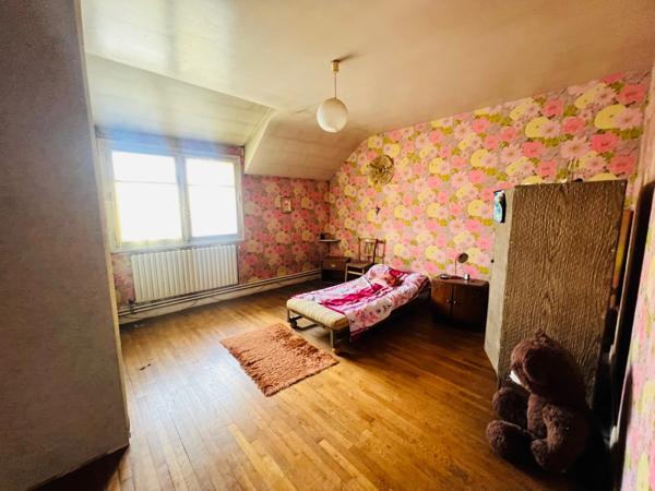 Maison à rénover – Fort potentiel – 140 m² + grenier – Grange – Cour