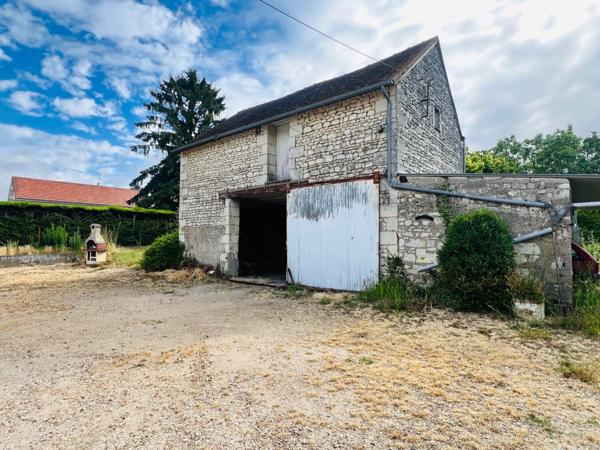 Maison à rénover – Fort potentiel – 140 m² + grenier – Grange – Cour
