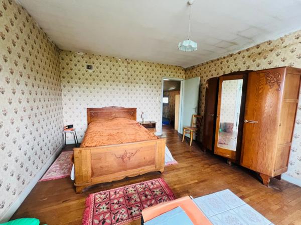 Maison à rénover – Fort potentiel – 140 m² + grenier – Grange – Cour