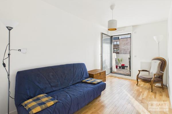 Quartier Delage-Bécon. 3 pièces récent avec grand balcon et parking.