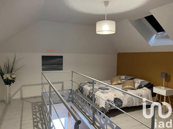 Maison 5 pièces de 170 m² à Dompierre-sur-Besbre (03290)