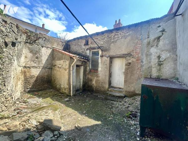 Appartement T3 avec combles et cour aménageables - Centre - PORNIC