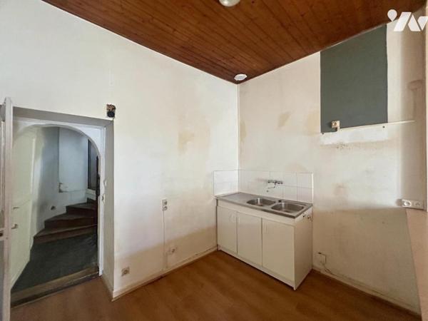 Appartement T3 avec combles et cour aménageables - Centre - PORNIC